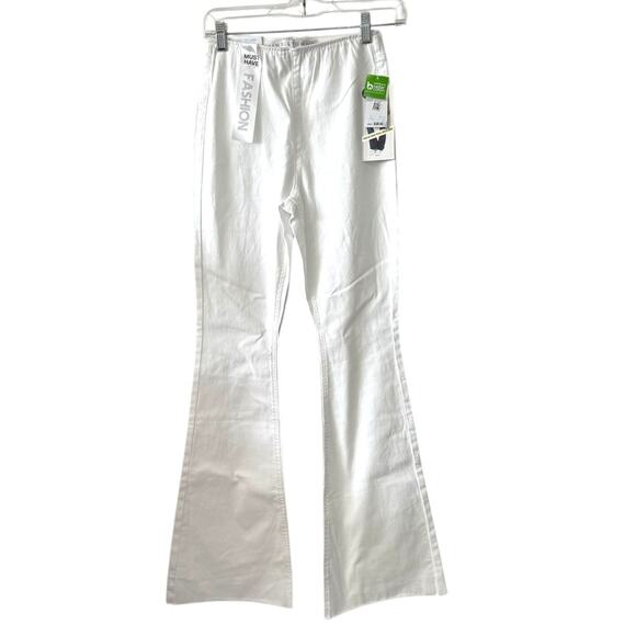 NWT Tinseltown White Hi-Rise Flare Jeans - Size 25 - Picture 1 of 6